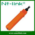Оранжевый С помощью инструмента для пробивки кабеля 110 типа Krone